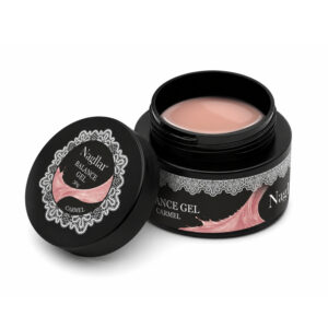 Balance Gel Carmel to samopoziomujący żel budujący UV/LED w ciepłym, beżowym odcieniu nude. Łączy budowę, przedłużanie i wyrównywanie płytki z kolorem, który pasuje do cieplejszych karnacji i stylizacji w tonacji kawy z mlekiem.
